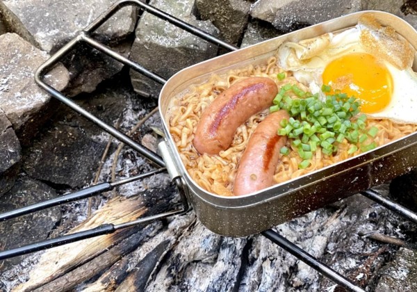 メスティンでつくるチキンラーメン